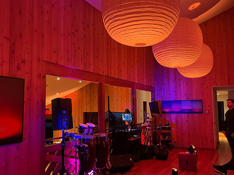 Fireside Lounge 4