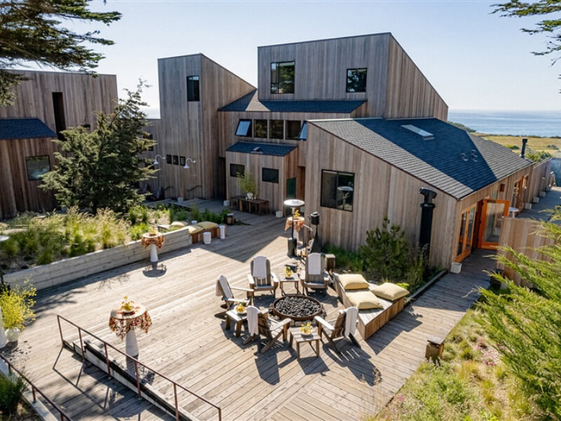 The Courtyard 5