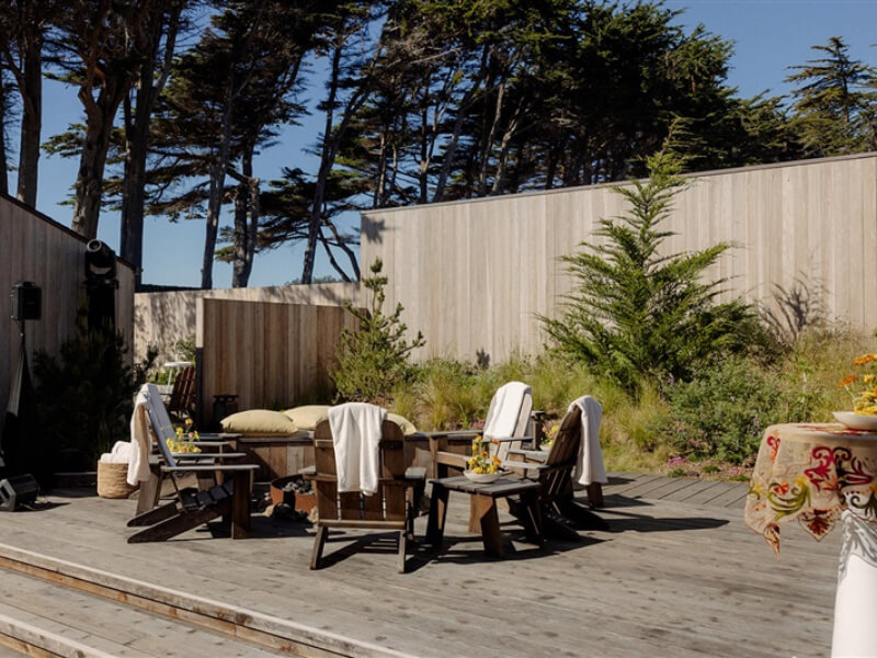 The Courtyard 7